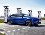 2022 BMW i4 M50 - Charging Wallpaper 190x150