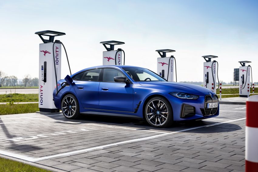 2022 BMW i4 M50 - Charging Wallpaper 850x567 #10