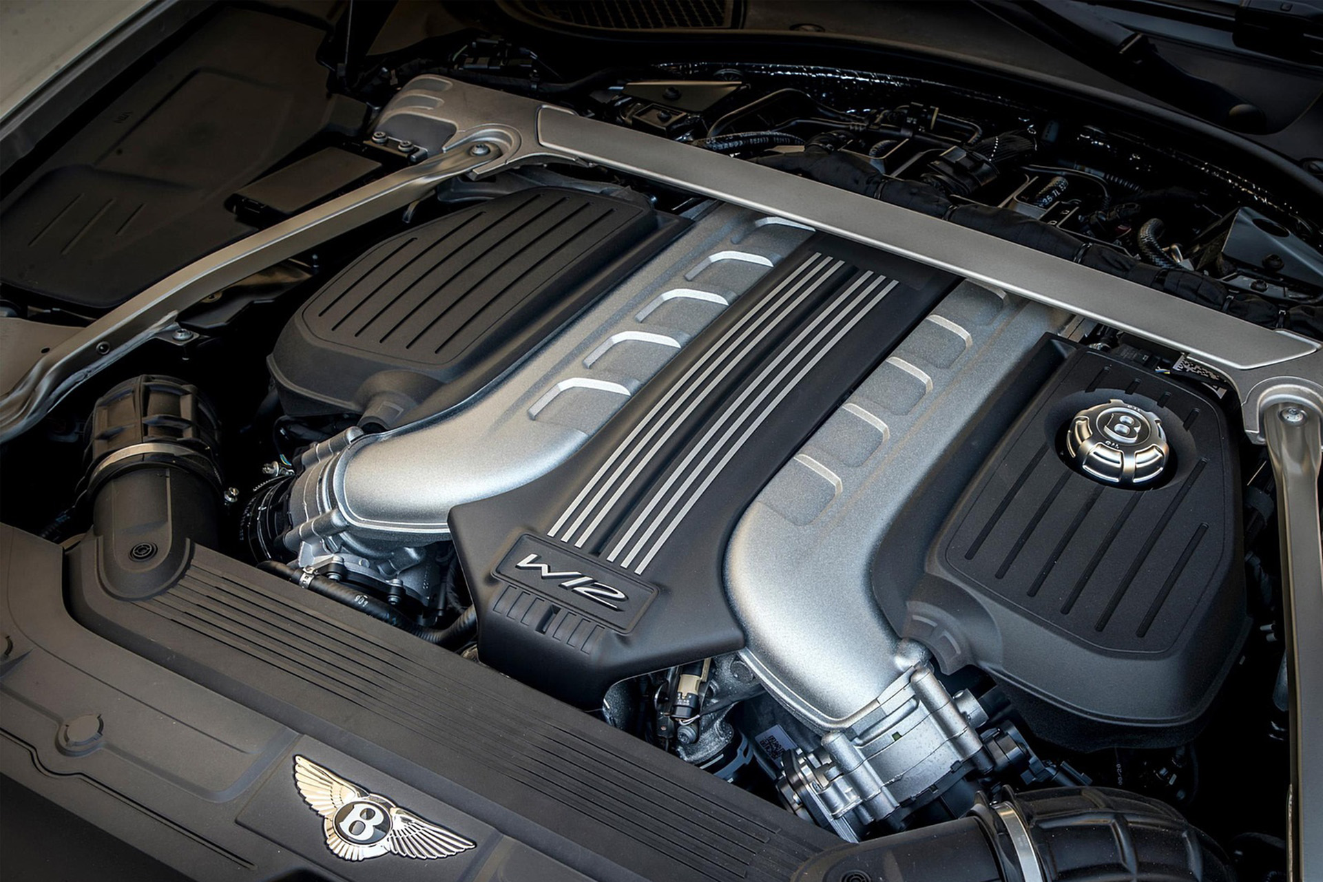 Download 2022 Bentley Continental GT Speed - Engine HD Wallpaper 1921x1281 #121