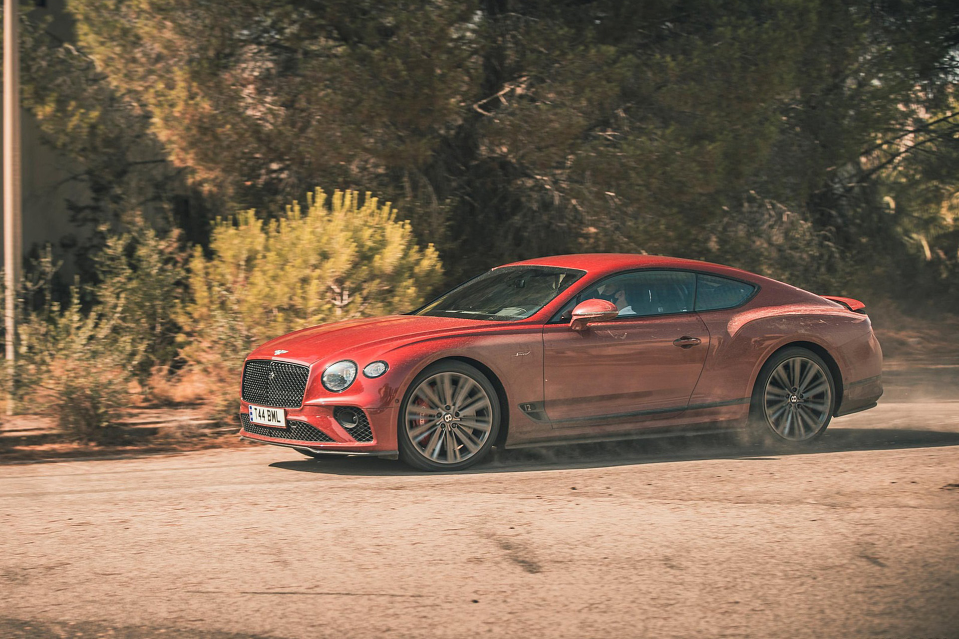 Download 2022 Bentley Continental GT Speed - Front Three-Quarter HD Wallpaper 1921x1281 #107