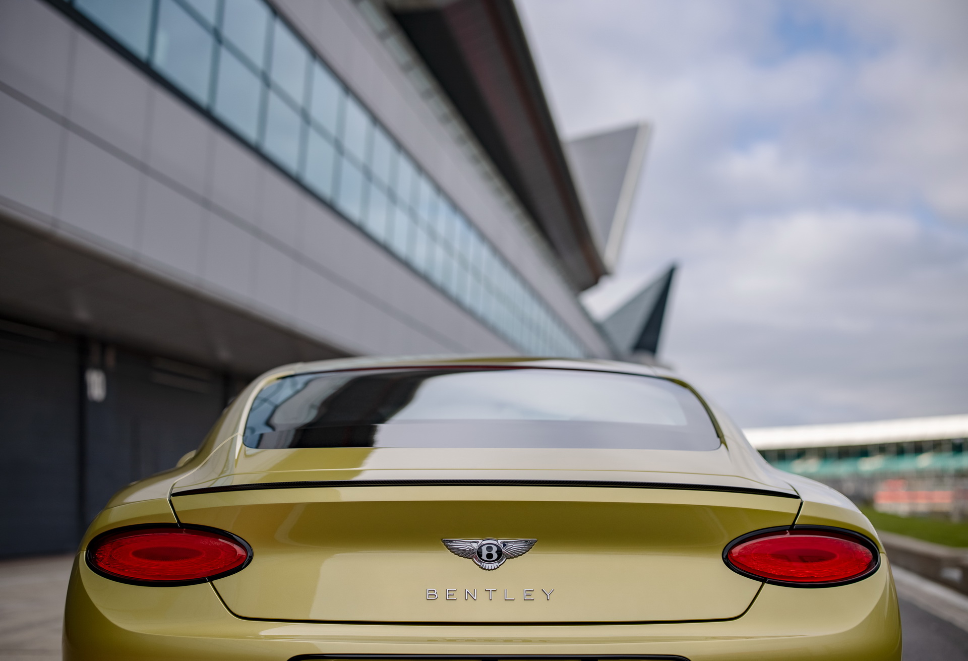 Download 2022 Bentley Continental GT Speed - Rear HD Wallpaper 1920x1311 #52