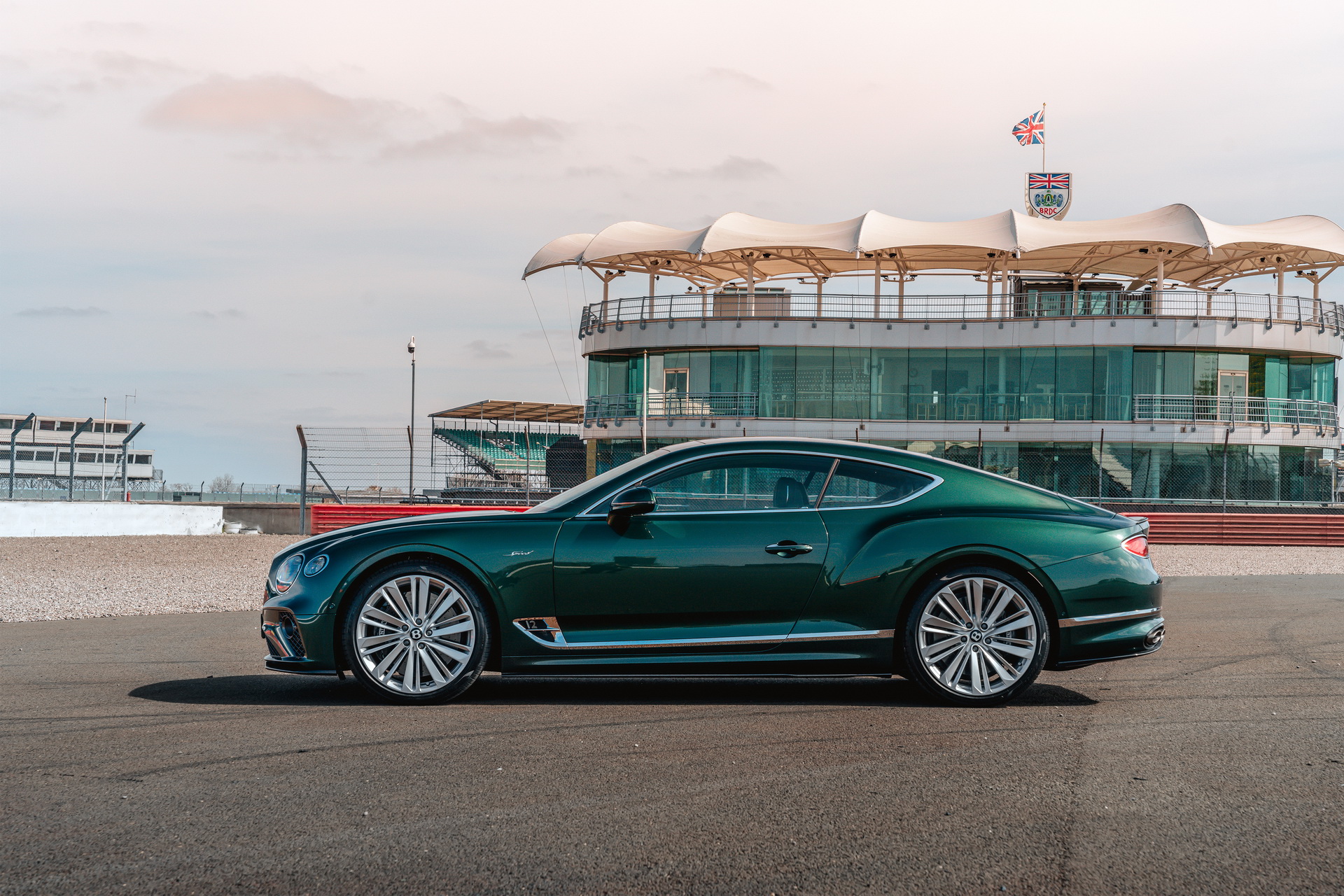 Download 2022 Bentley Continental GT Speed - Side HD Wallpaper 1920x1280 #26
