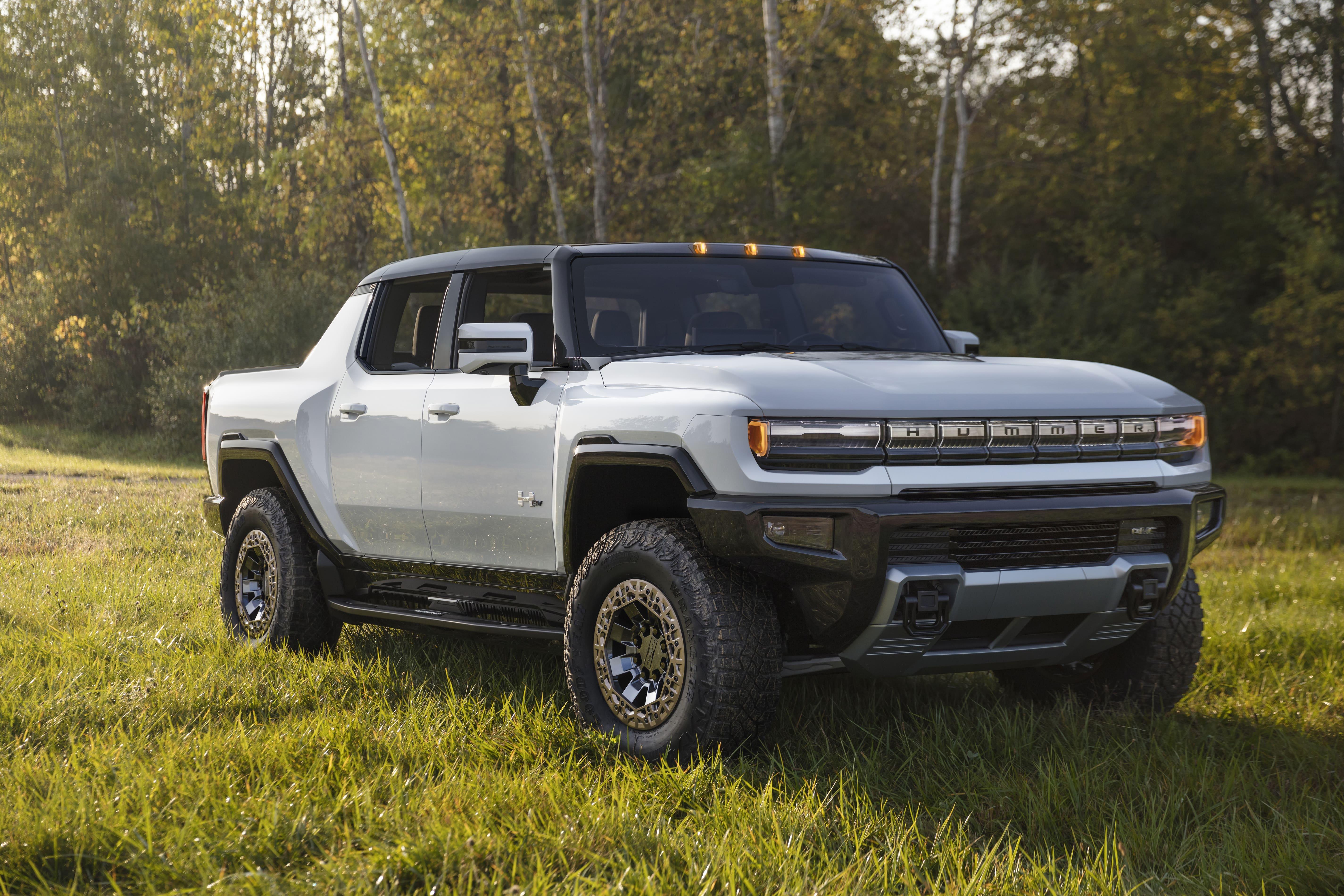 Download 2022 GMC Hummer EV Edition 1 - Front Three-Quarter HD Wallpaper 5700x3800 #6