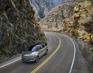 2022 Jeep Grand Wagoneer - Front Three-Quarter Wallpaper 190x150