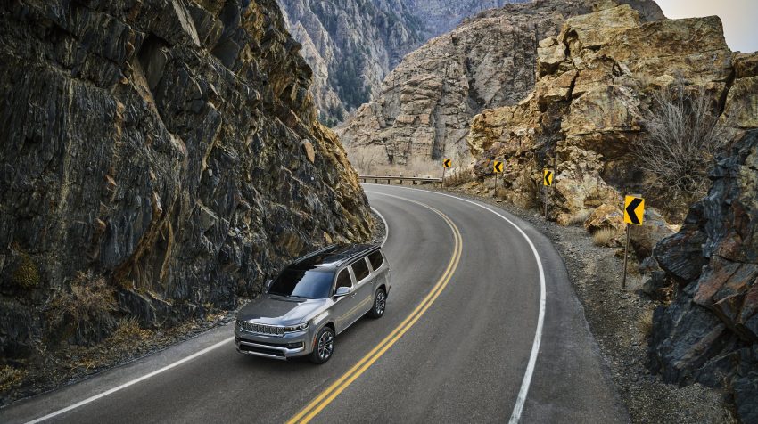 2022 Jeep Grand Wagoneer - Front Three-Quarter Wallpaper 850x476 #24