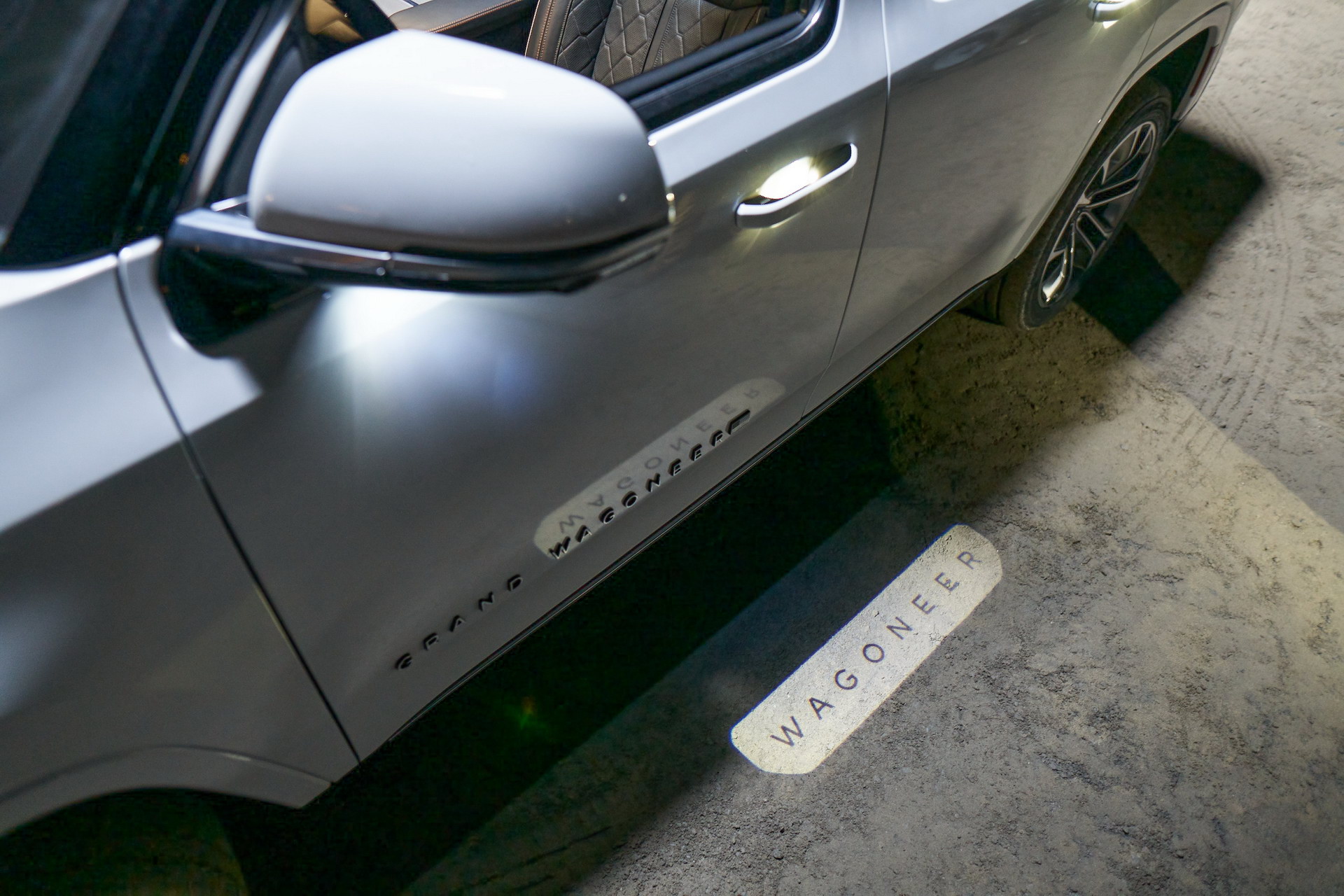 Download 2022 Jeep Grand Wagoneer - Mirror HD Wallpaper 1920x1280 #38