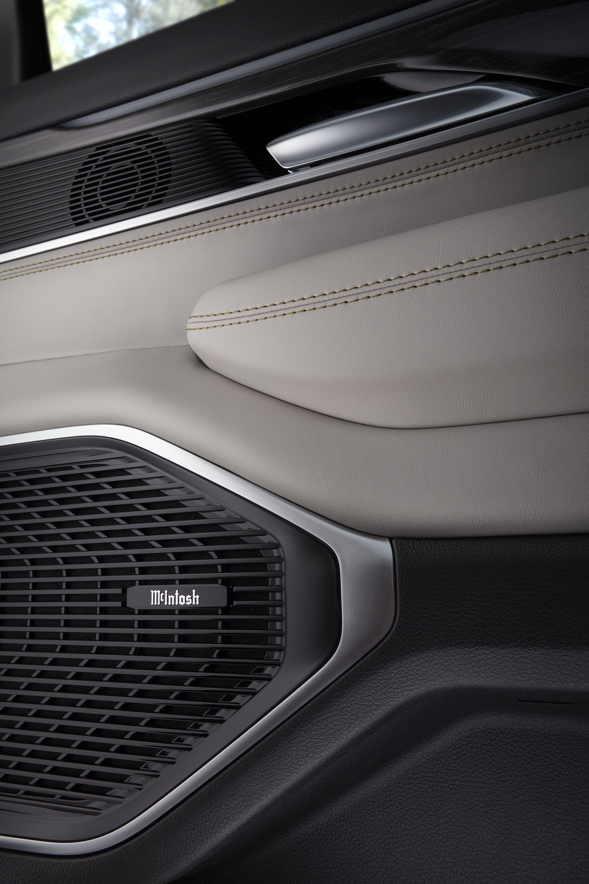 Download 2022 Jeep Wagoneer - Interior, Detail HD Phone Wallpaper 1920x2880 #56