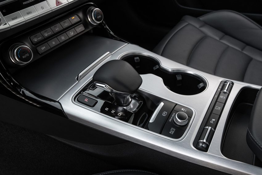 2022 Kia Stinger GT - Central Console Wallpaper 850x567 #28