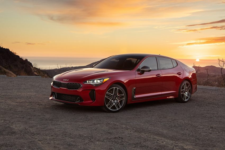 2022 Kia Stinger GT - Front Three-Quarter Wallpaper 850x567 #13