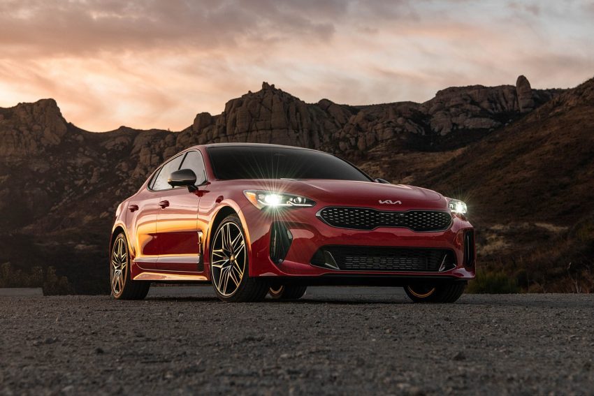 2022 Kia Stinger GT - Front Three-Quarter Wallpaper 850x567 #15