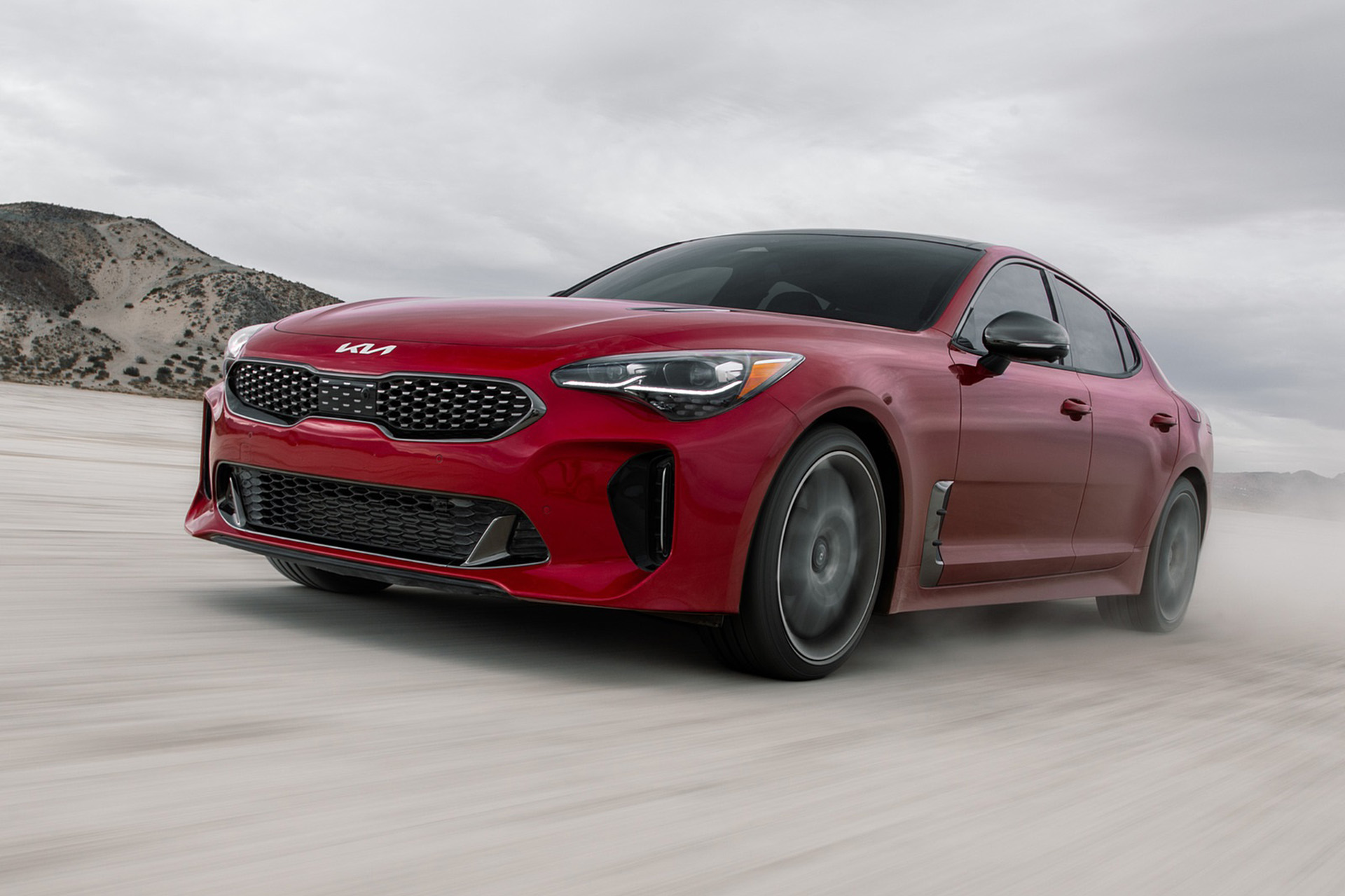 Download 2022 Kia Stinger GT - Front Three-Quarter HD Wallpaper 1920x1279 #11