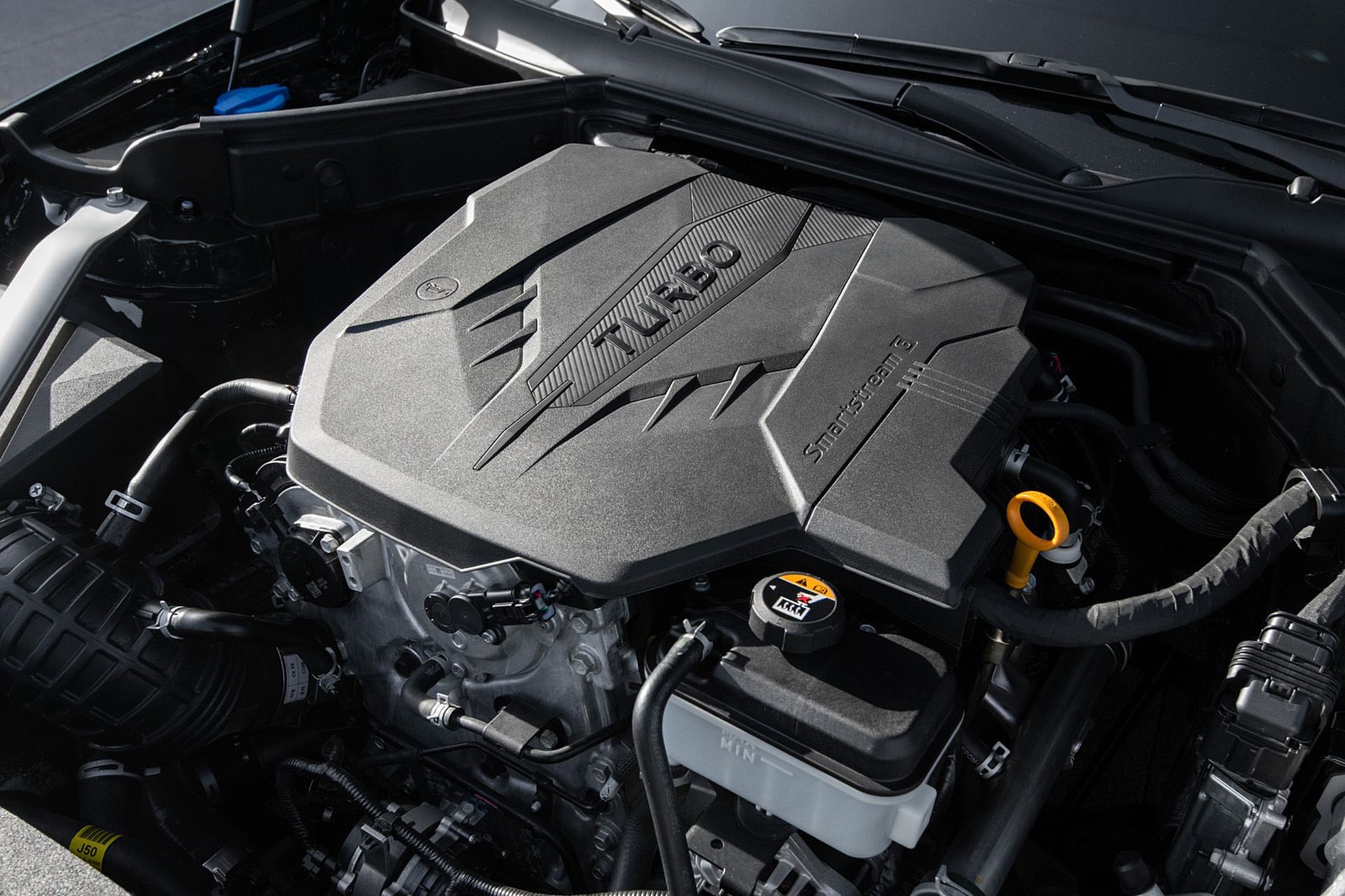 Download 2022 Kia Stinger GT-Line - Engine HD Wallpaper 1920x1280 #21