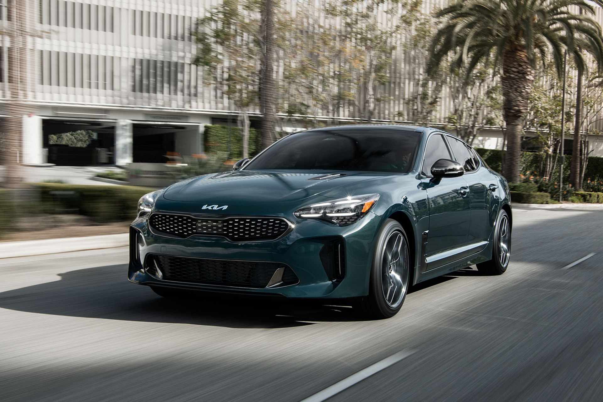 Download 2022 Kia Stinger GT-Line - Front Three-Quarter HD Wallpaper 1920x1279 #4