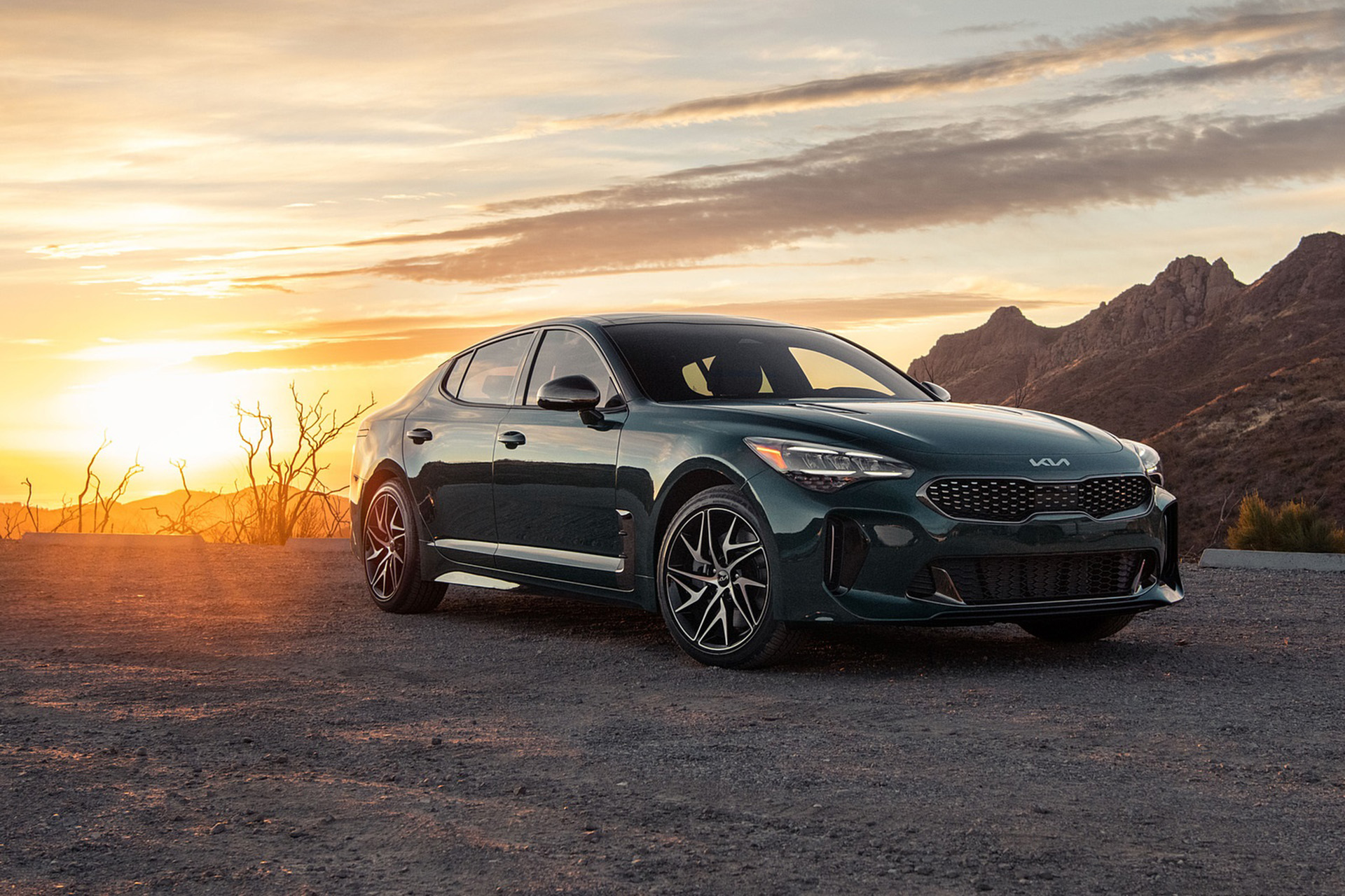 Download 2022 Kia Stinger GT-Line - Front Three-Quarter HD Wallpaper 1920x1280 #9