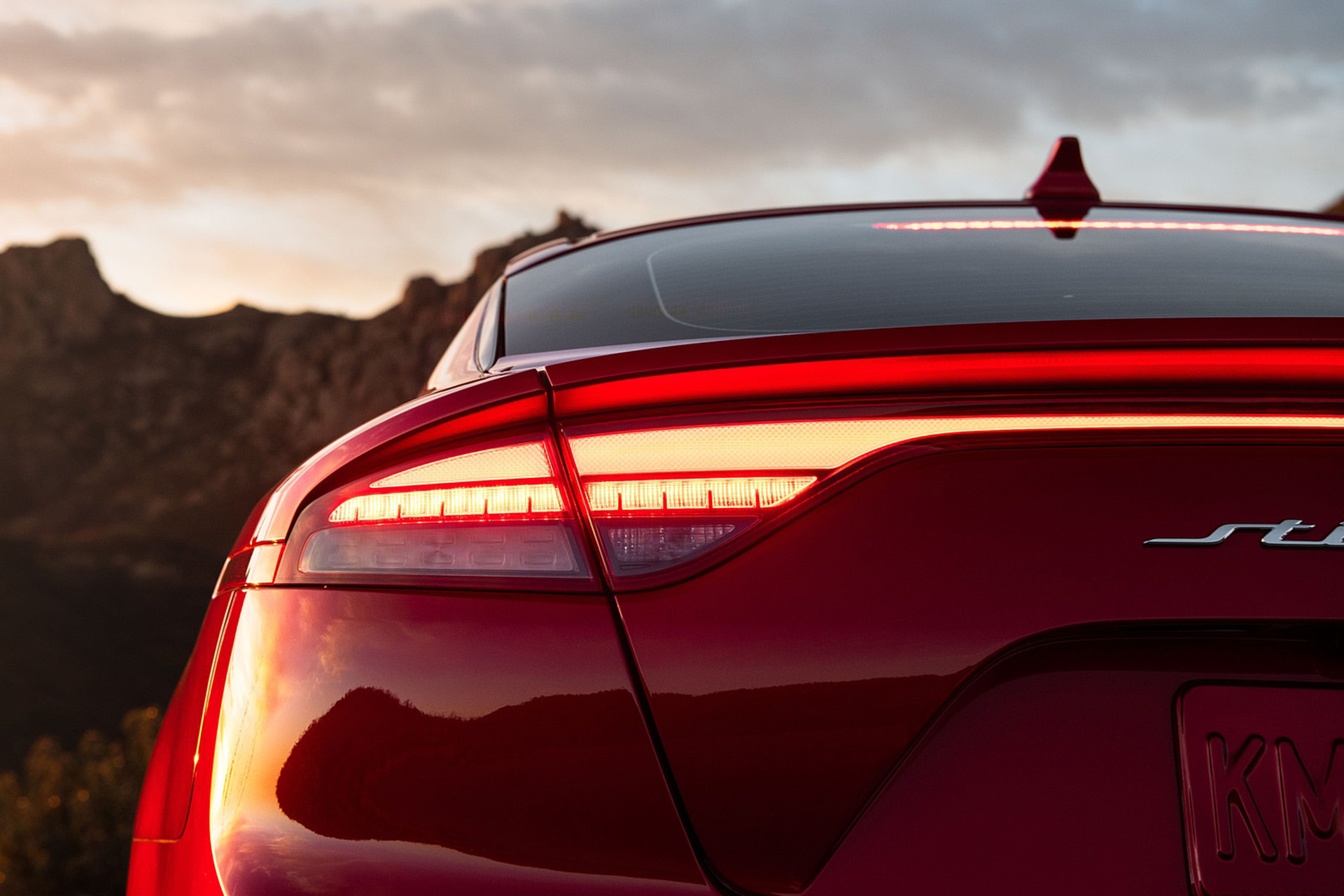 Download 2022 Kia Stinger GT - Tail Light HD Wallpaper 1920x1280 #25