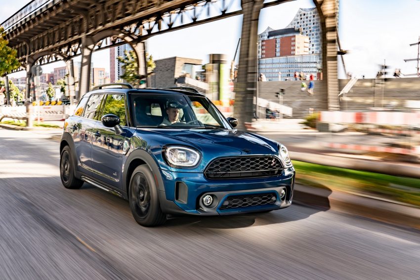 2022 MINI Countryman Boardwalk Edition - Front Three-Quarter Wallpaper 850x567 #1