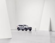 2022 Volvo XC60 - Front Three-Quarter Wallpaper 190x150