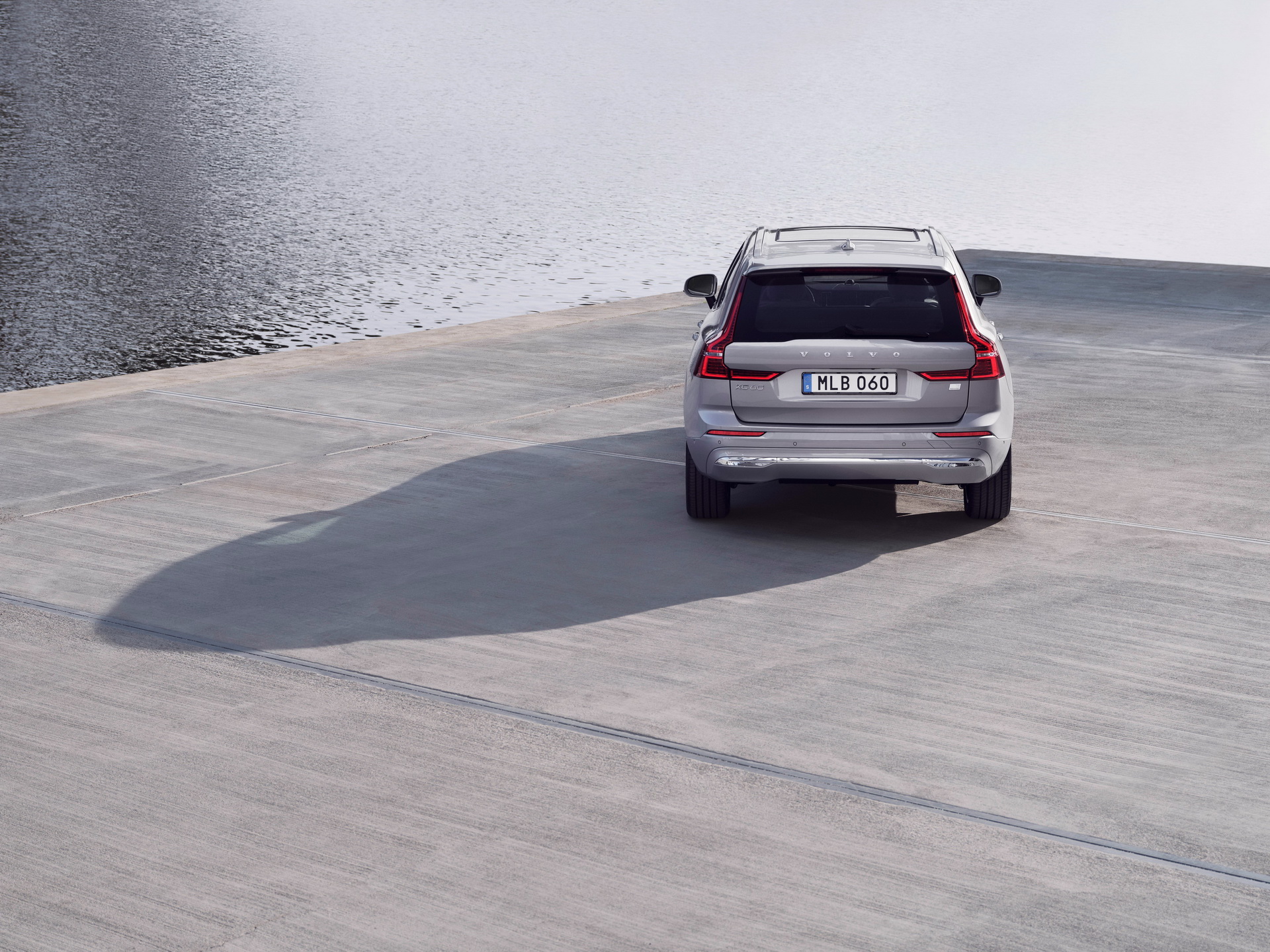 Download 2022 Volvo XC60 - Rear HD Wallpaper 1920x1440 #10