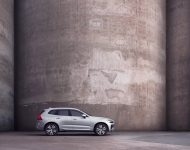 2022 Volvo XC60 - Side Wallpaper 190x150