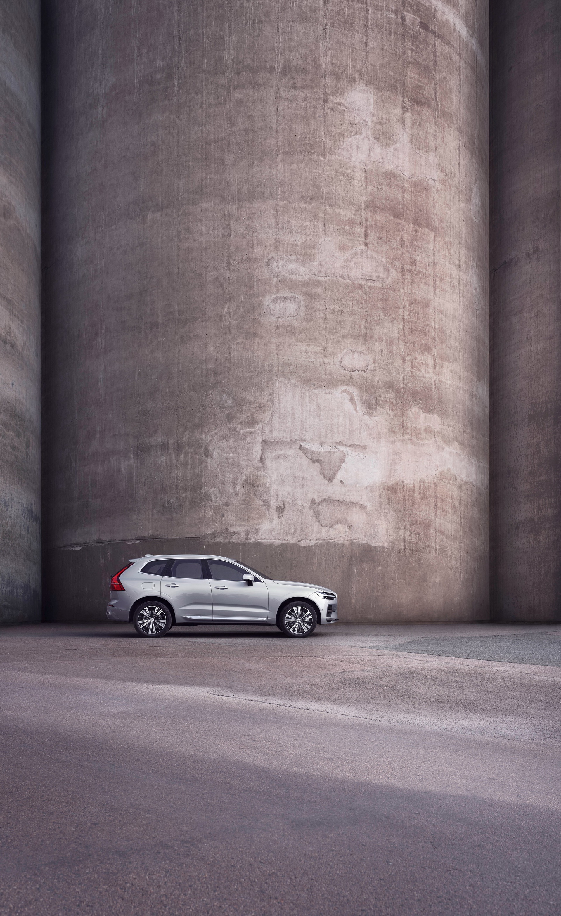Download 2022 Volvo XC60 - Side HD Phone Wallpaper 1920x3135 #11