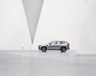 2022 Volvo XC60 - Side Wallpaper 190x150