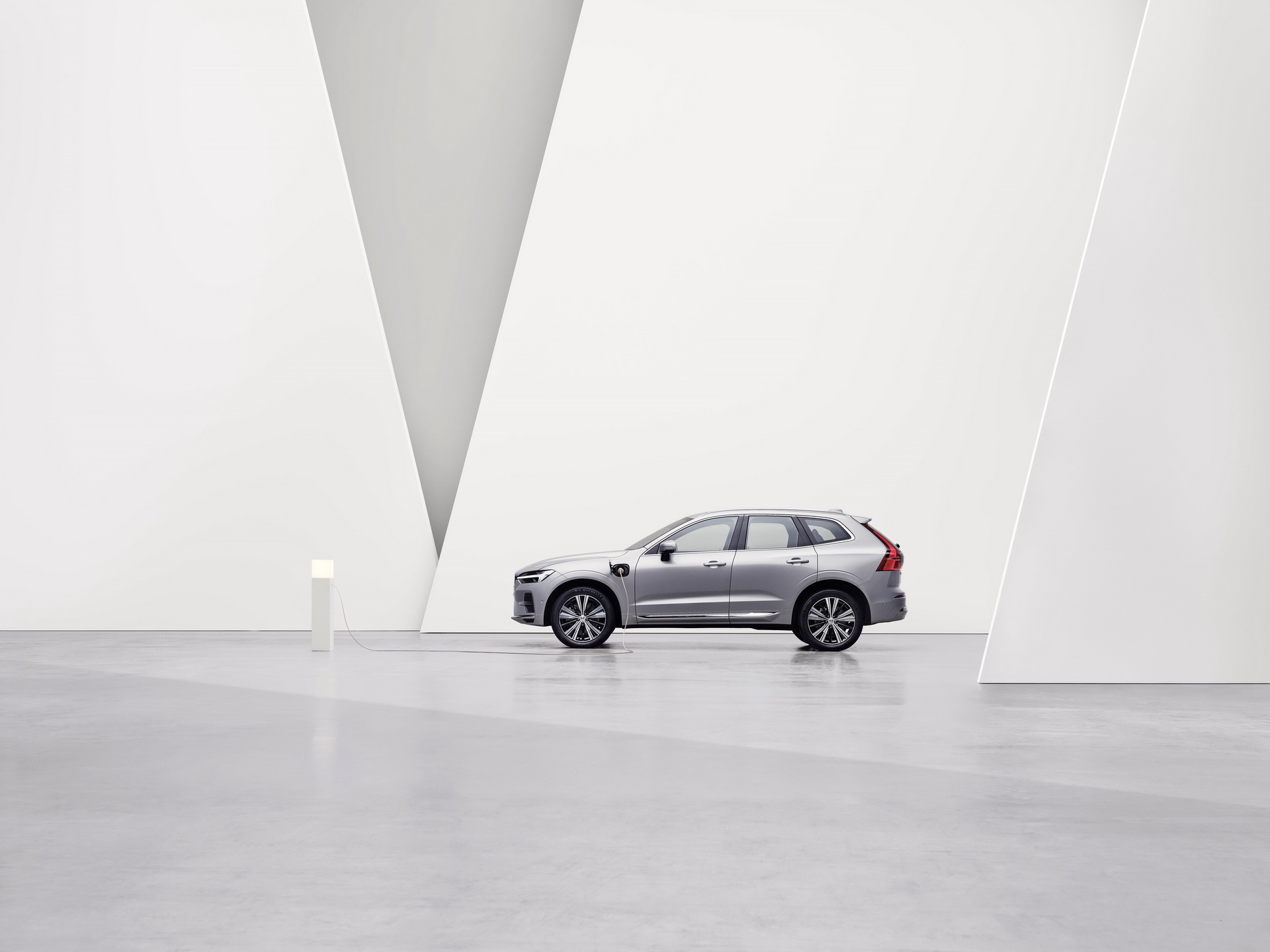 Download 2022 Volvo XC60 - Side HD Wallpaper 1920x1440 #15