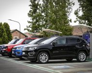 2020 Jeep Compass S 4xe - Front Three-Quarter Wallpaper 190x150
