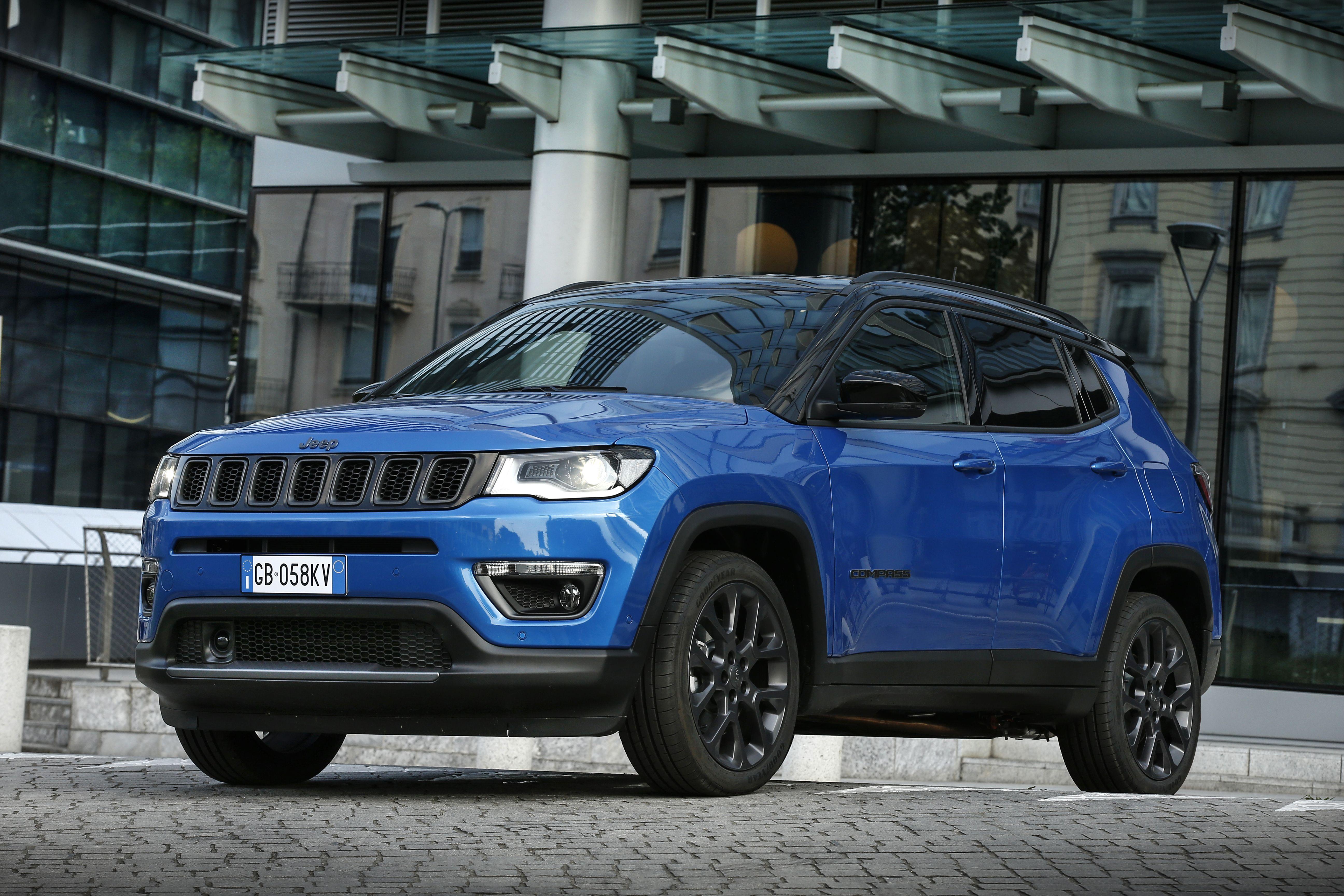 Download 2020 Jeep Compass S 4xe - Front Three-Quarter HD Wallpaper 5184x3456 #1