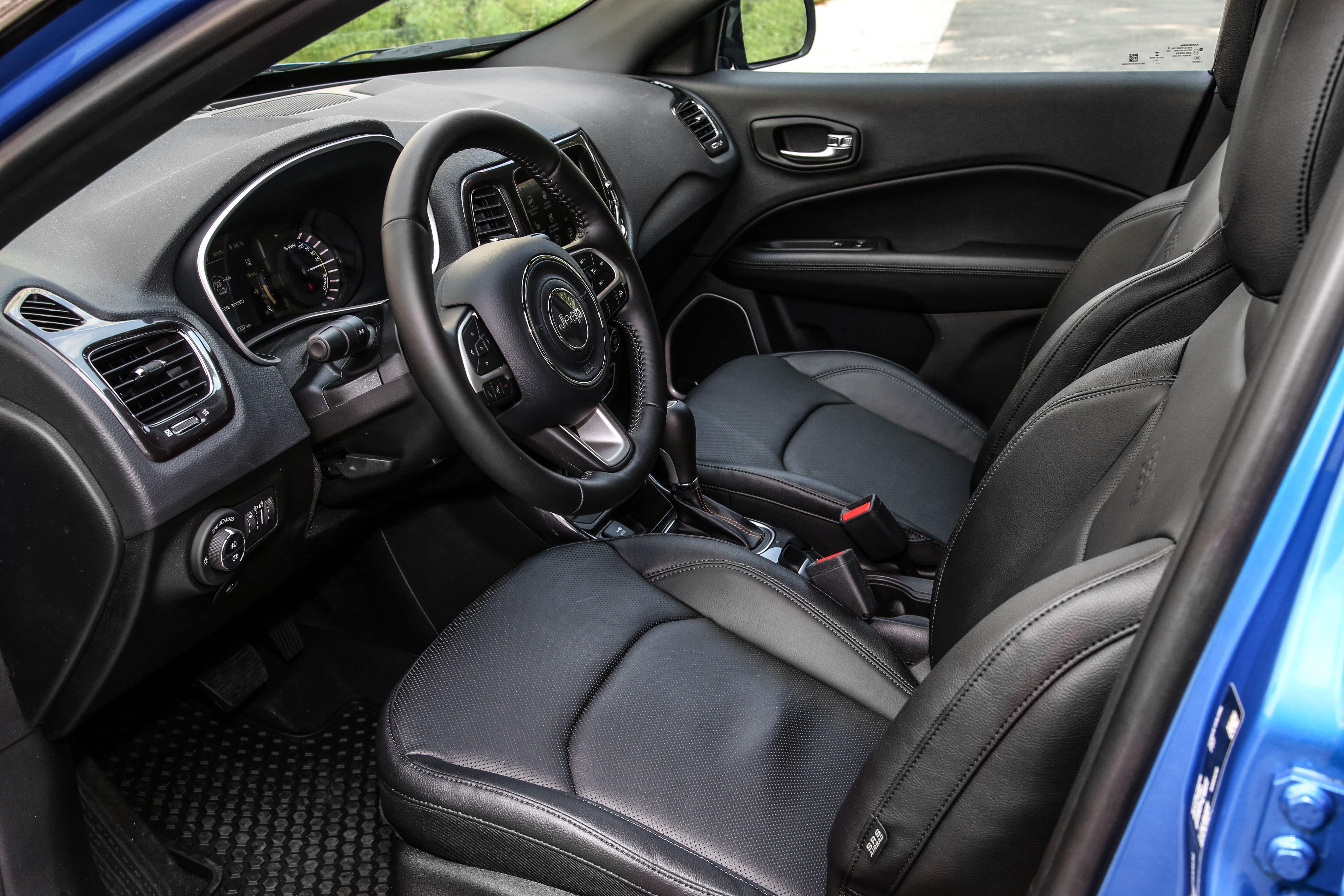 Download 2020 Jeep Compass S 4xe - Interior HD Wallpaper 5760x3840 #10