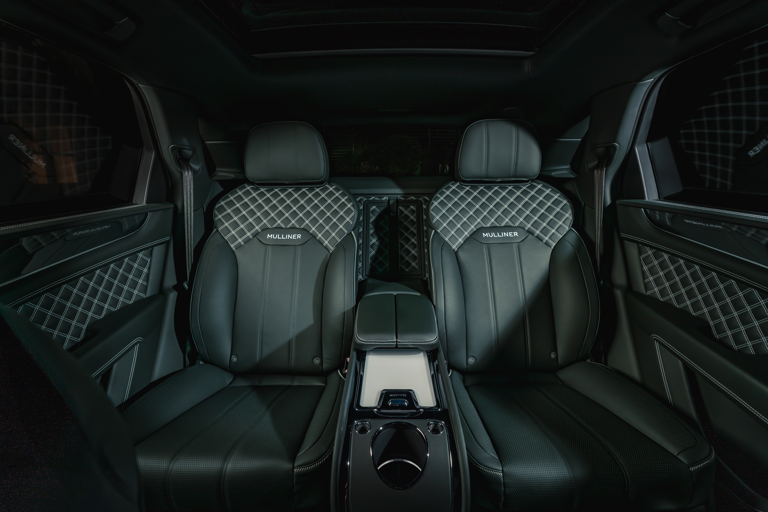 Download 2021 Bentley Mulliner Bentayga Hybrid - Interior, Seats HD Wallpaper 2560x1707 #13