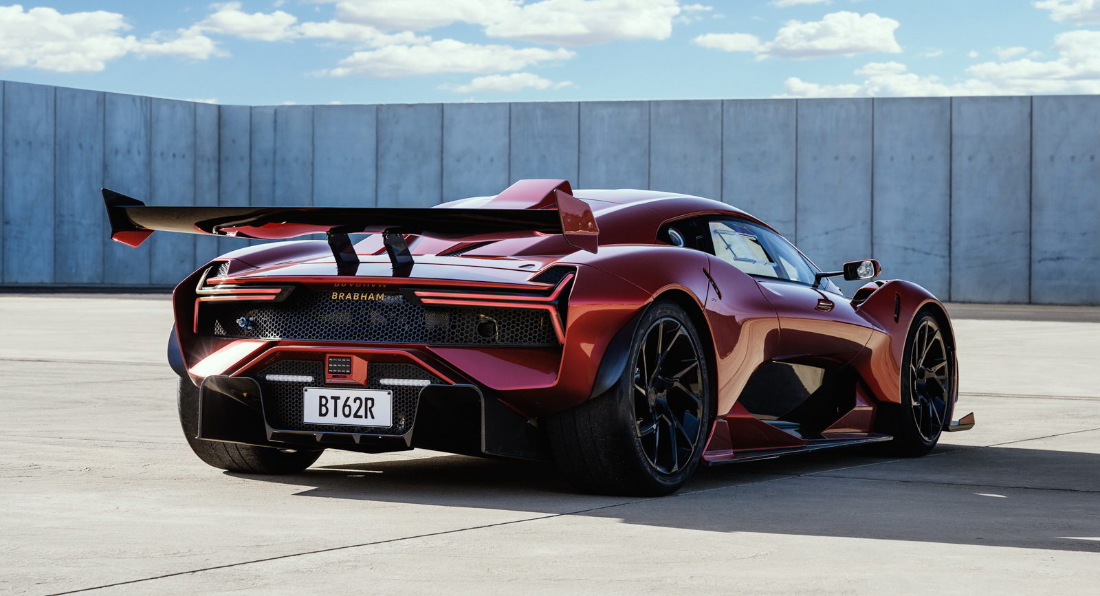 Download 2021 Brabham BT62R - Rear Three-Quarter HD Wallpaper 1600x867 #11
