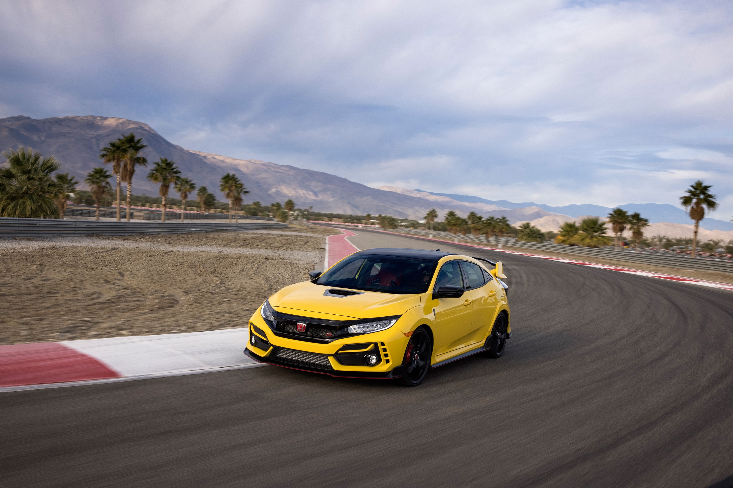 Download 2021 Honda Civic Type R Limited Edition - Front Three-Quarter HD Wallpaper 2560x1706 #2