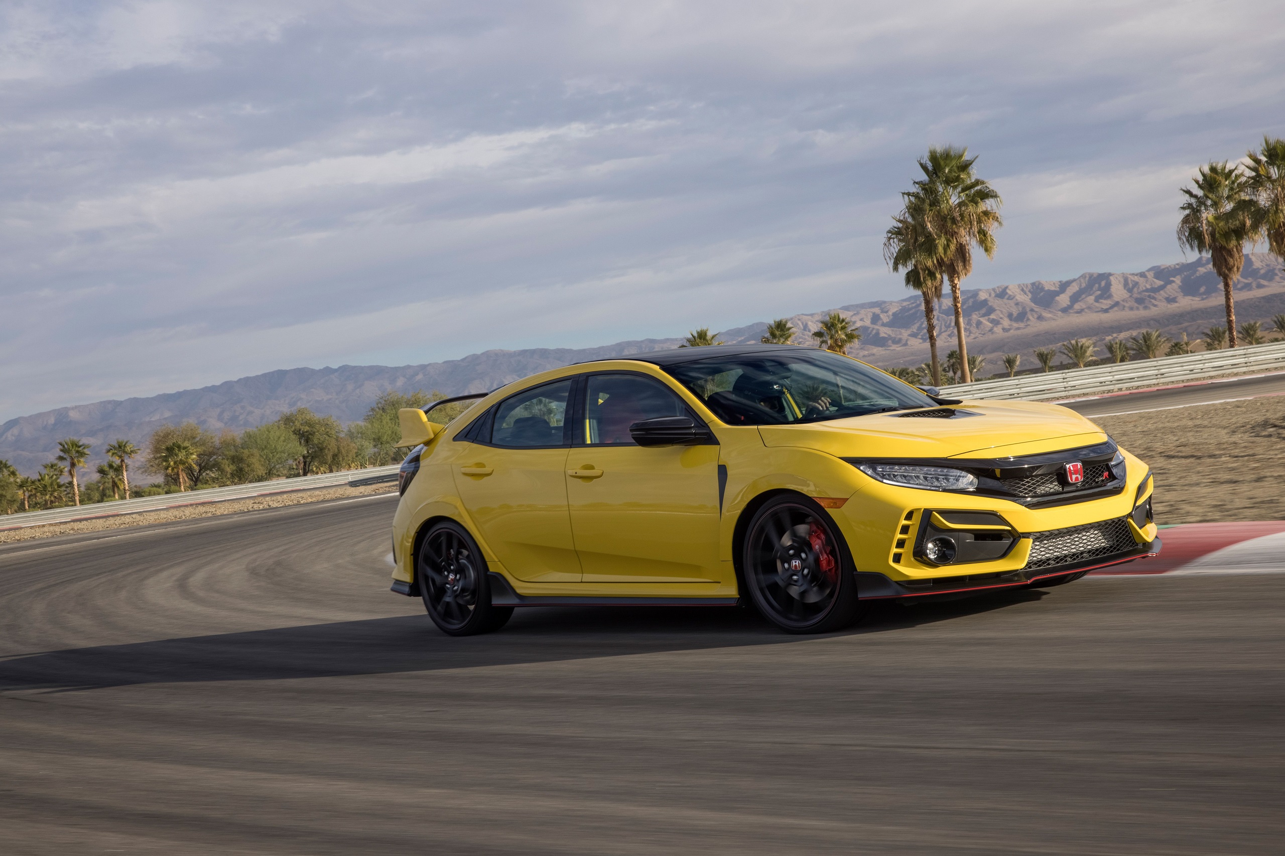 Download 2021 Honda Civic Type R Limited Edition - Front Three-Quarter HD Wallpaper 2560x1706 #3