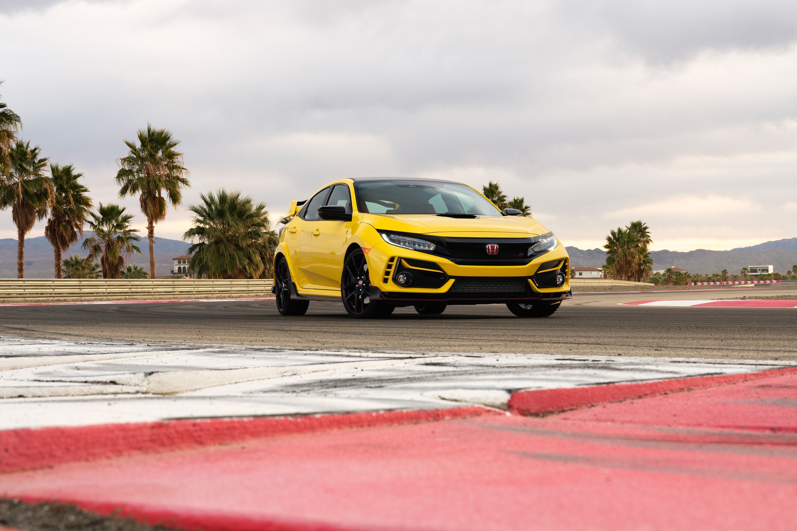 Download 2021 Honda Civic Type R Limited Edition - Front HD Wallpaper 2560x1706 #11