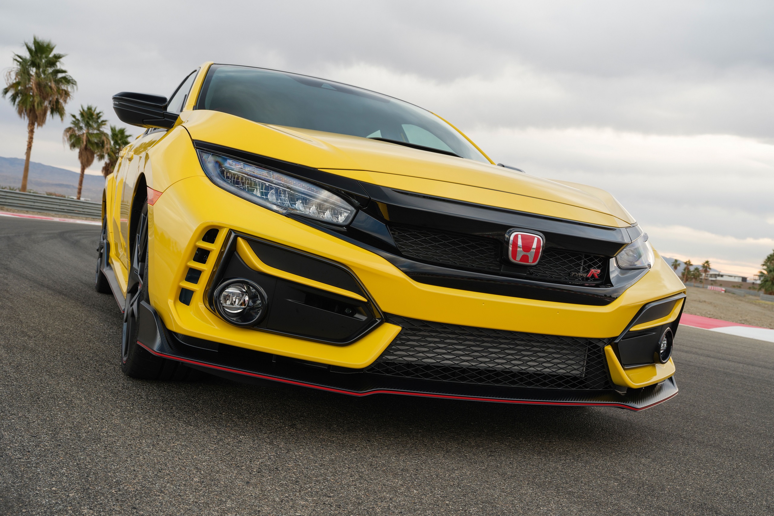 Download 2021 Honda Civic Type R Limited Edition - Front HD Wallpaper 2560x1706 #12