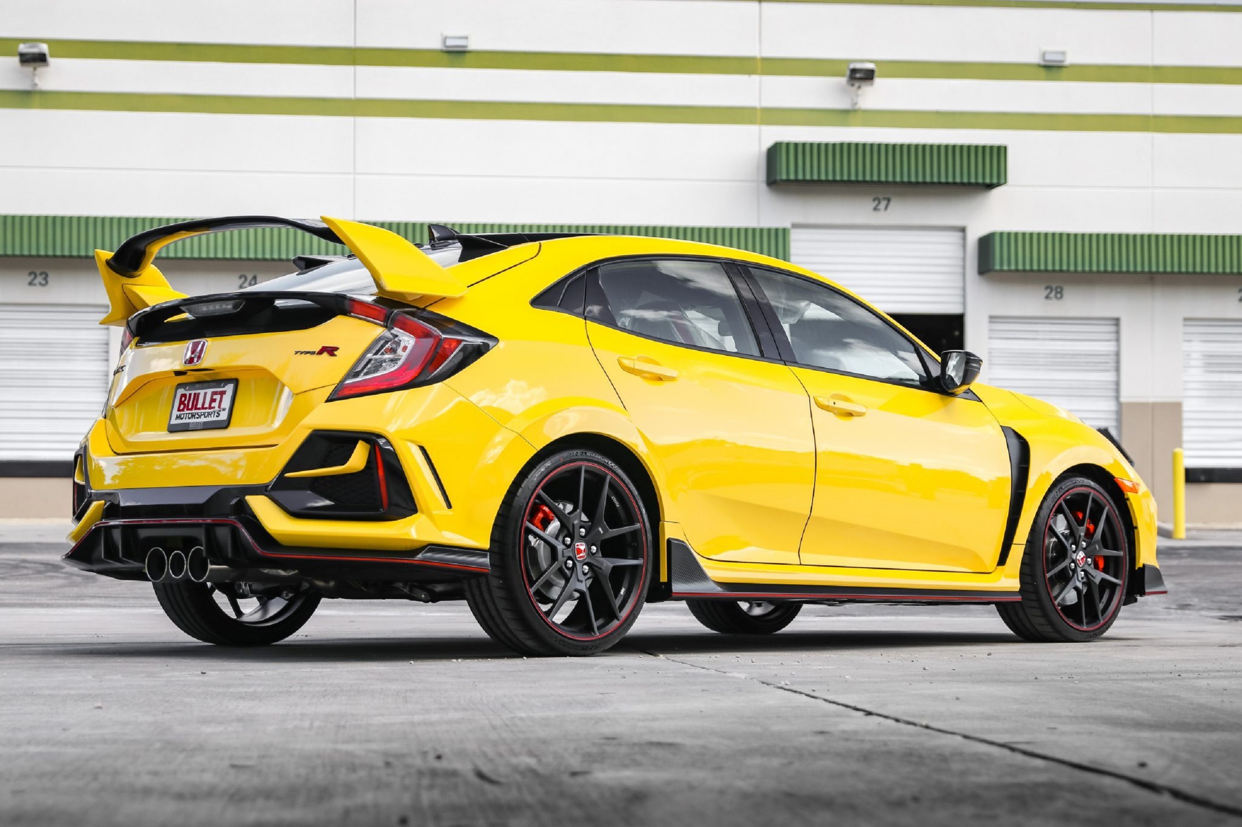 Download 2021 Honda Civic Type R Limited Edition - Rear Three-Quarter HD Wallpaper 2560x1706 #17