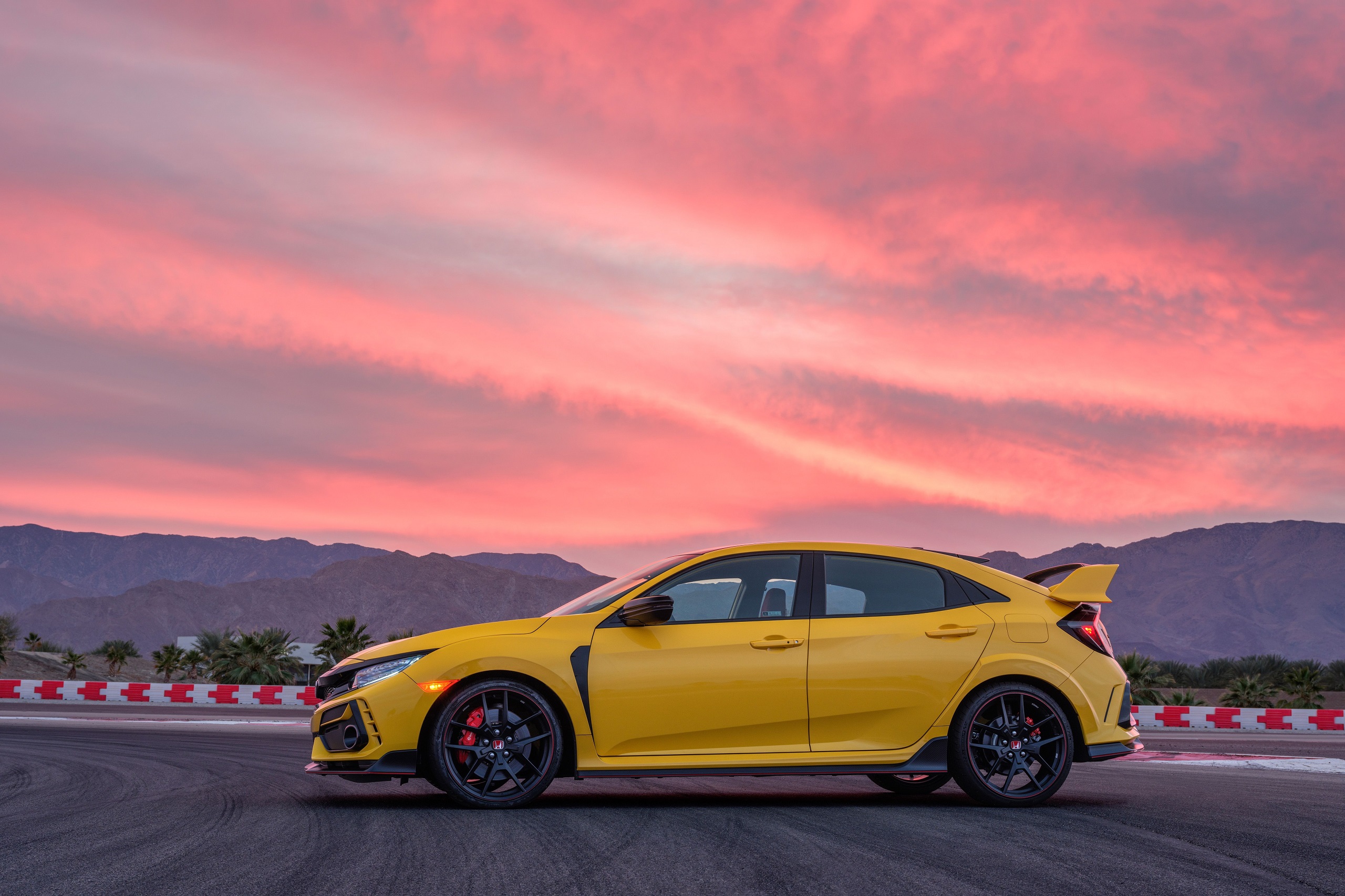 Download 2021 Honda Civic Type R Limited Edition - Side HD Wallpaper 2560x1706 #14