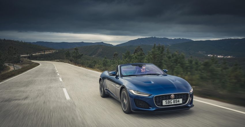 2021 Jaguar F-Type P300 Convertible - Front Three-Quarter Wallpaper 850x443 #4