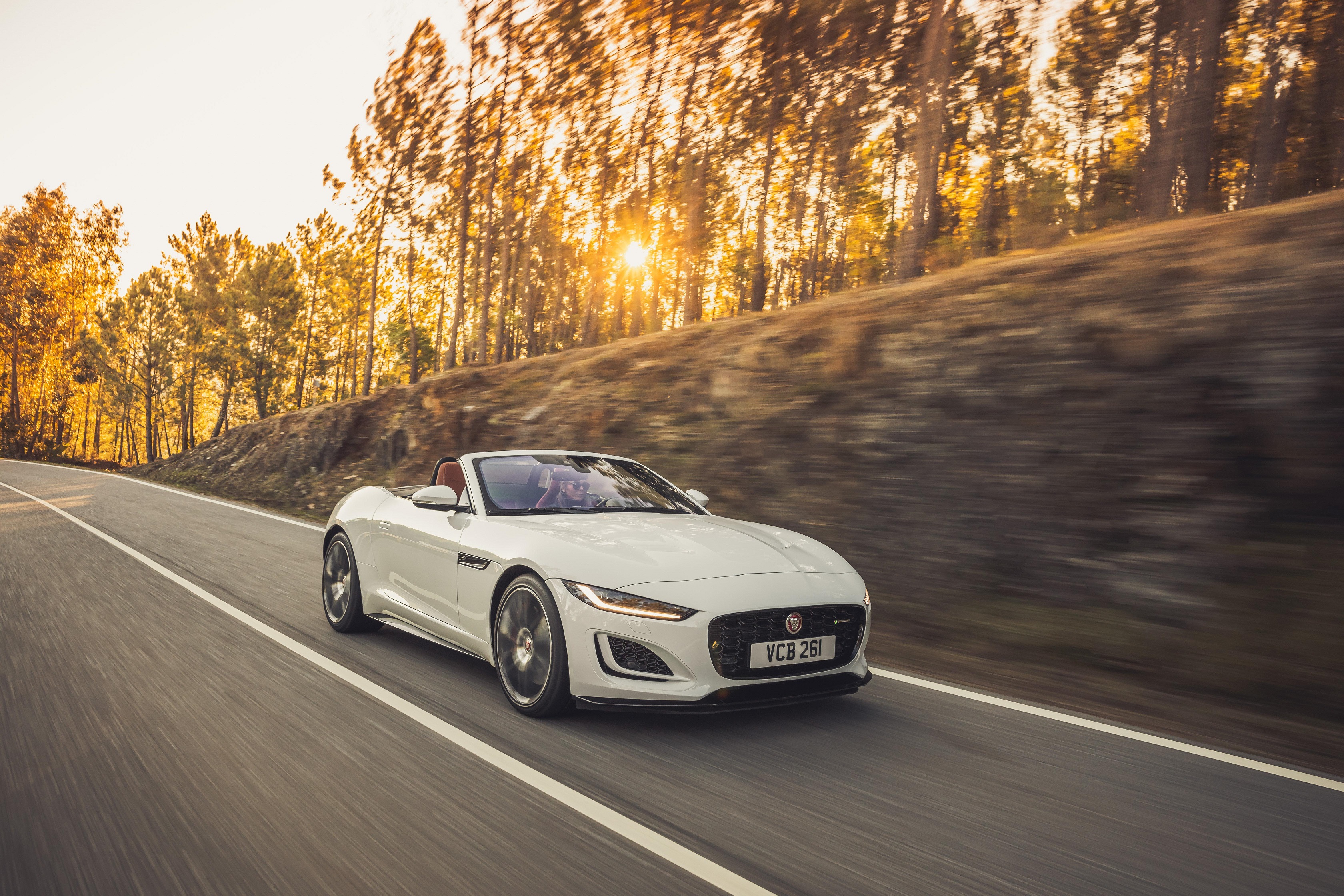 Download 2021 Jaguar F-Type P450 R-Dynamic Convertible - Front HD Wallpaper 3360x2240 #4