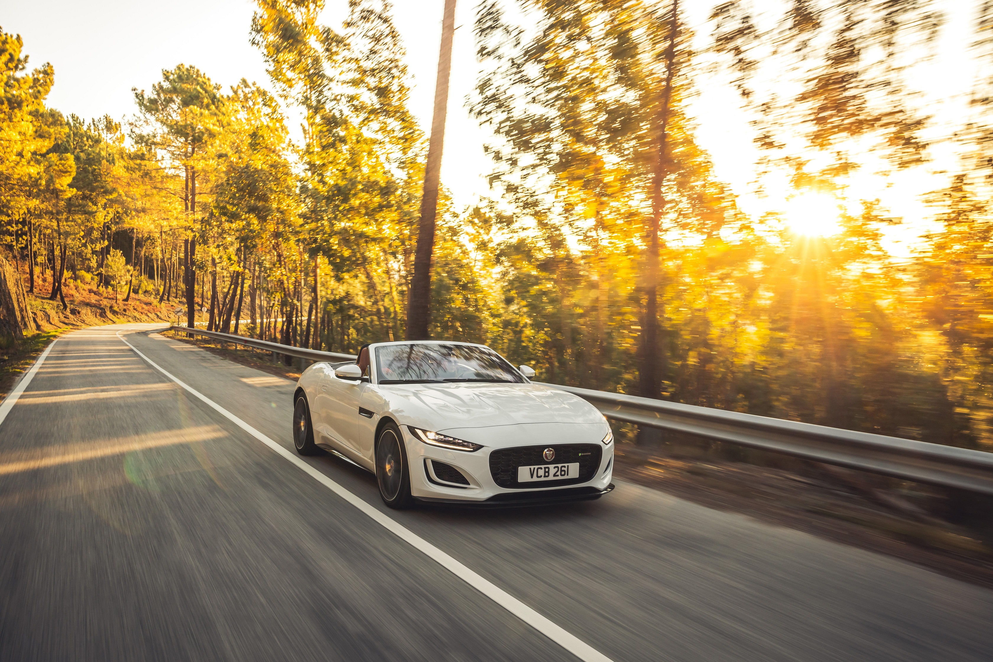 Download 2021 Jaguar F-Type P450 R-Dynamic Convertible - Front HD Wallpaper 3360x2240 #5