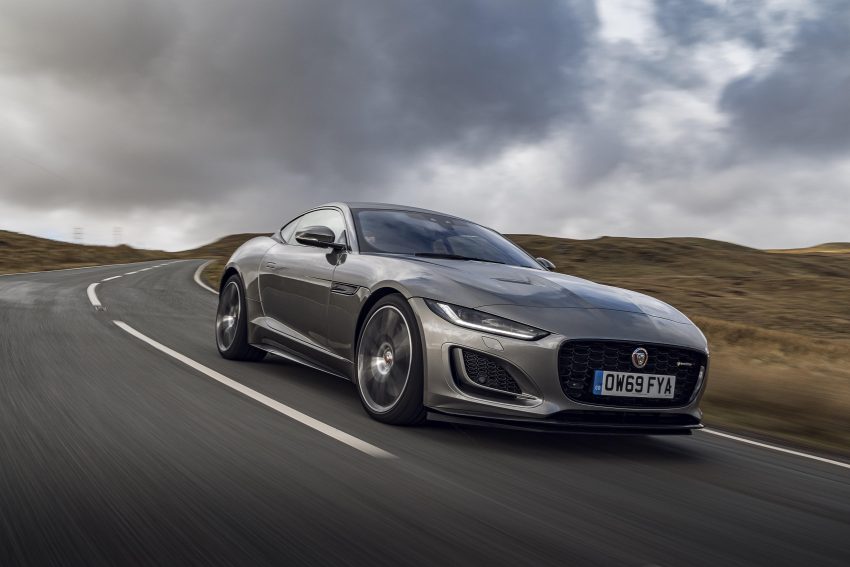 2021 Jaguar F-Type P450 R-Dynamic - Front Three-Quarter Wallpaper 850x567 #2