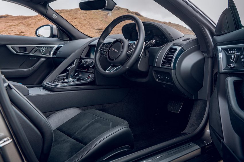 2021 Jaguar F-Type P450 R-Dynamic - Interior, Cockpit Wallpaper 850x567 #35