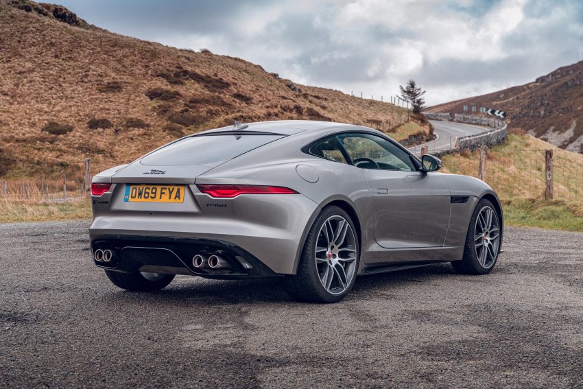 Jaguar f Type 2021 черный