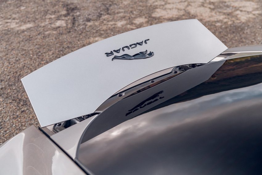 2021 Jaguar F-Type P450 R-Dynamic - Spoiler Wallpaper 850x567 #21