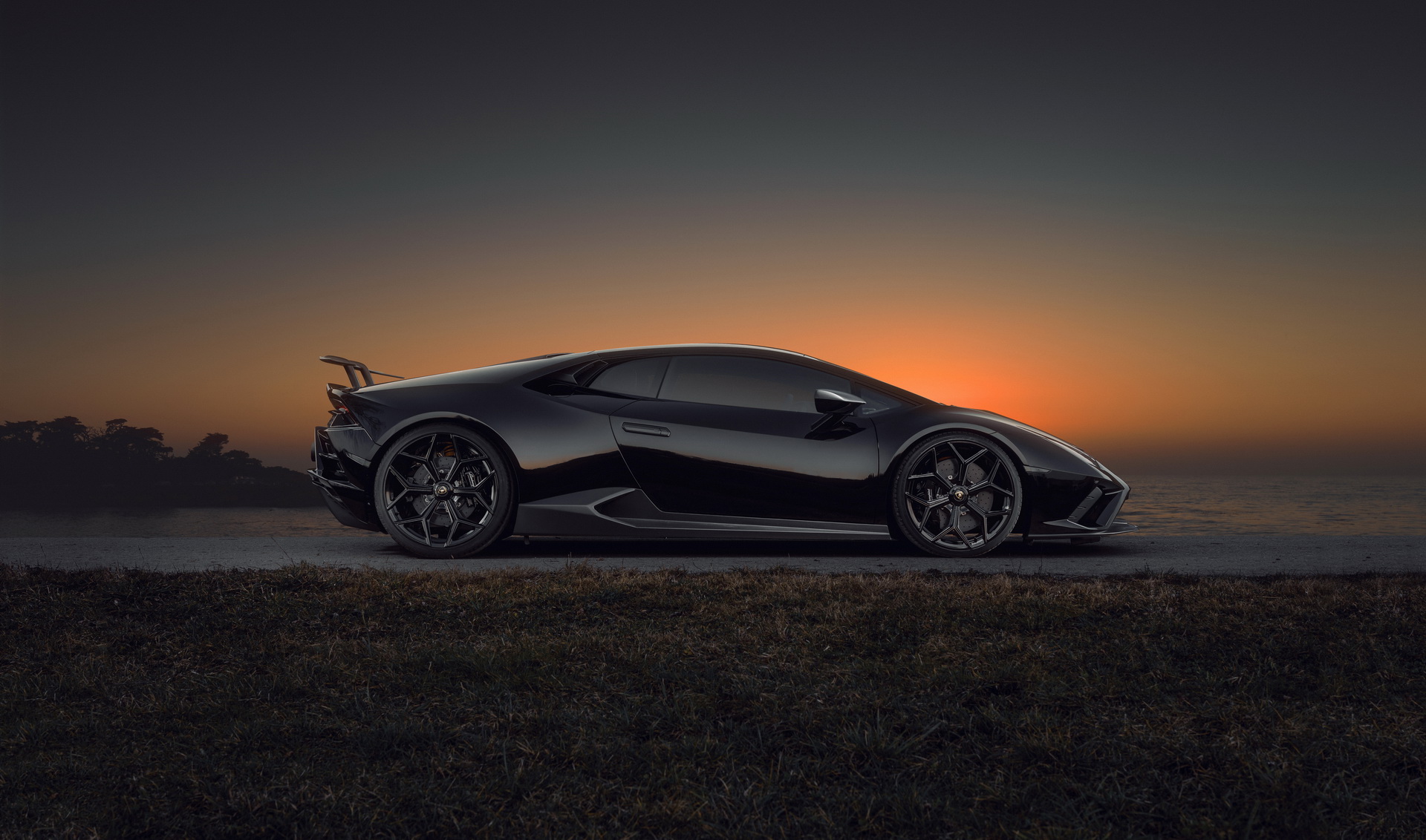 Download 2021 Lamborghini Huracán EVO RWD by Novitec - Side HD Wallpaper 1920x1132 #9