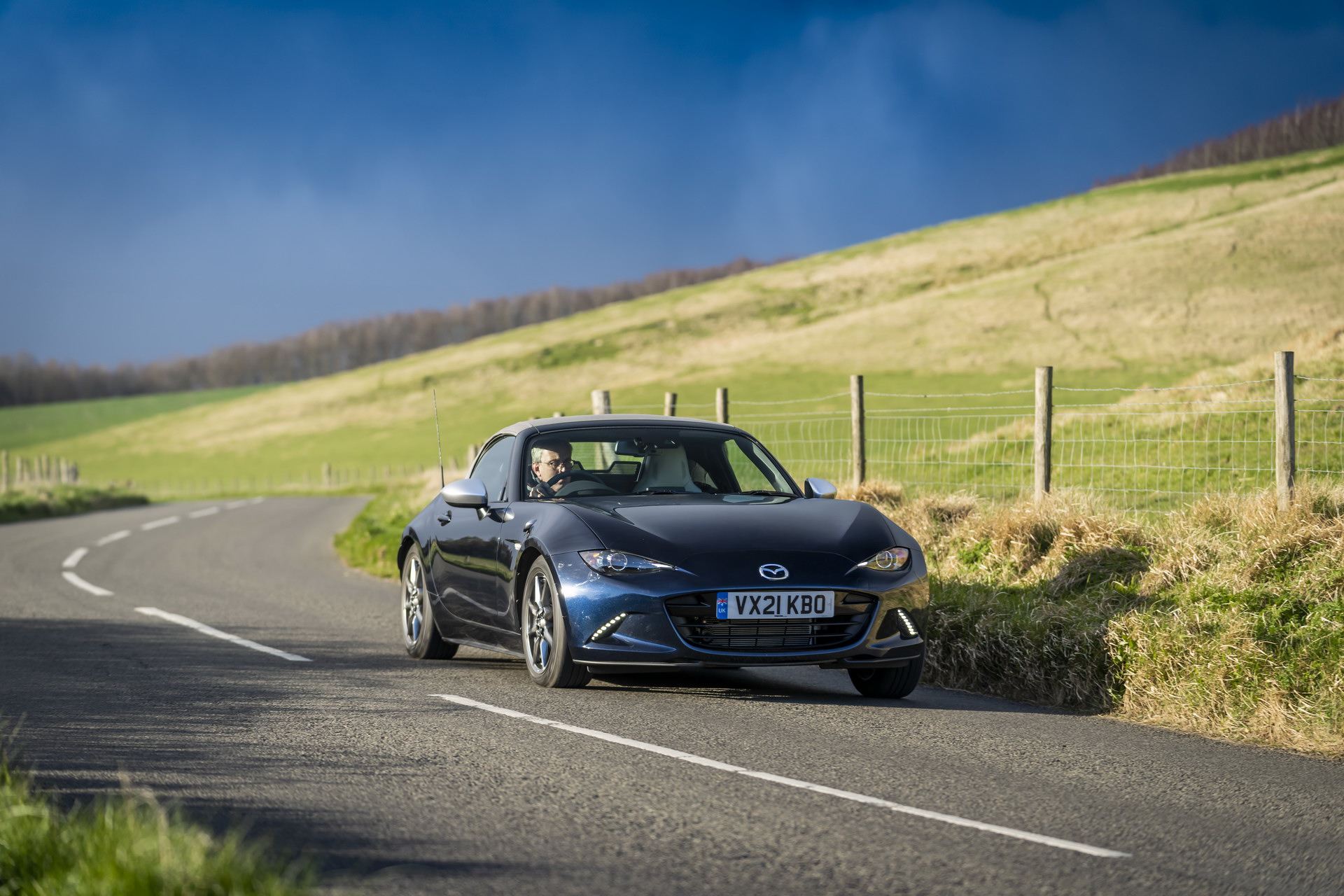 Download 2021 Mazda MX-5 Sport Venture - Front Three-Quarter HD Wallpaper 1920x1280 #58