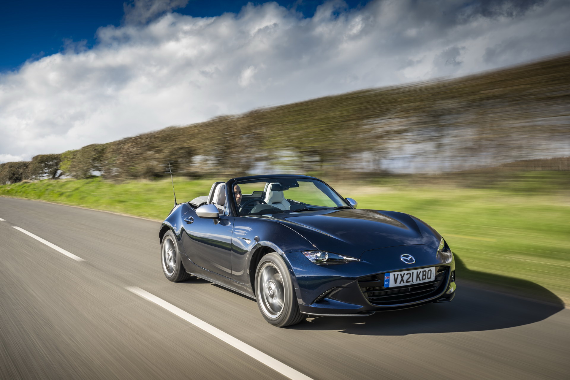 Download 2021 Mazda MX-5 Sport Venture - Front Three-Quarter HD Wallpaper 1920x1280 #20