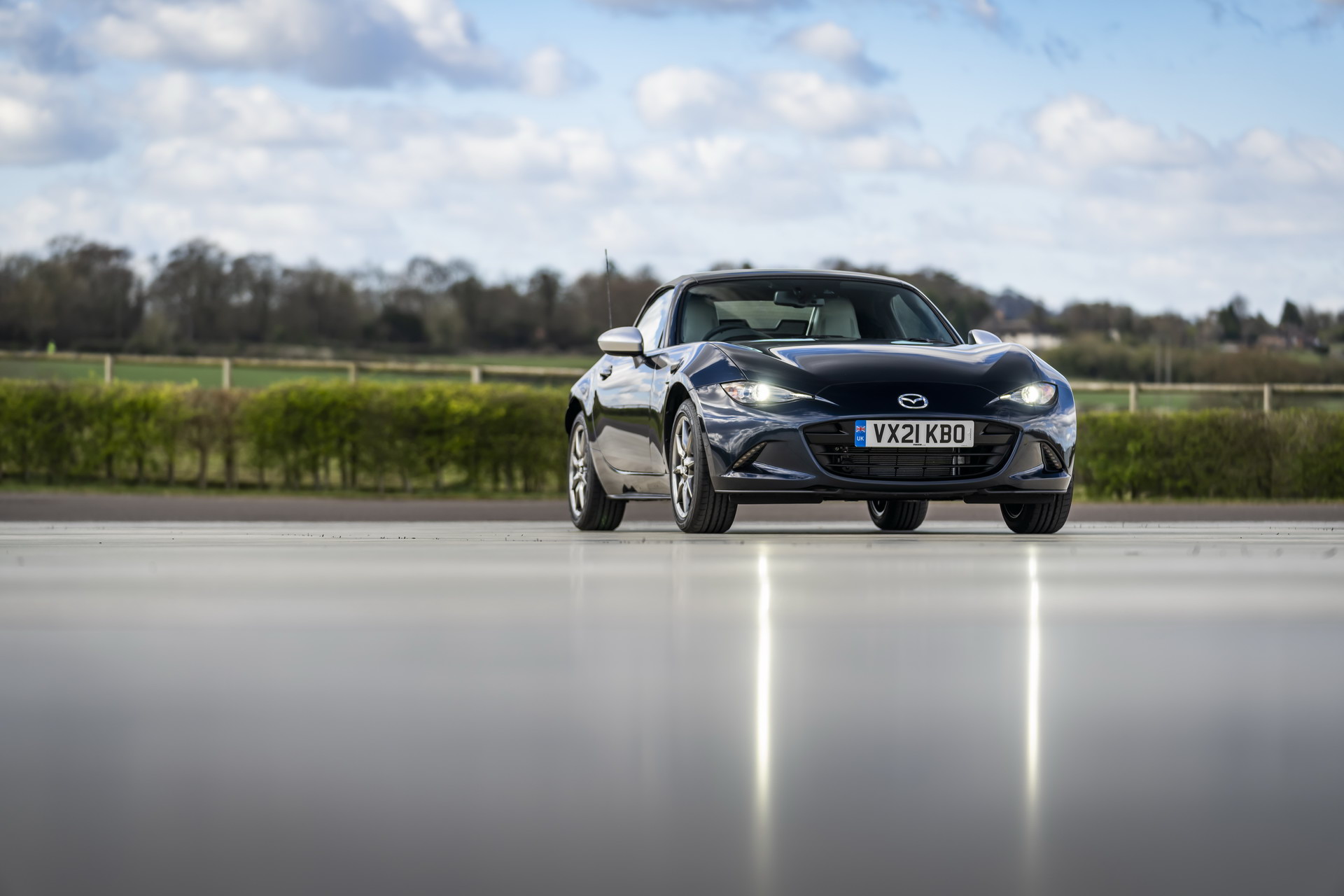 Download 2021 Mazda MX-5 Sport Venture - Front HD Wallpaper 1920x1280 #111