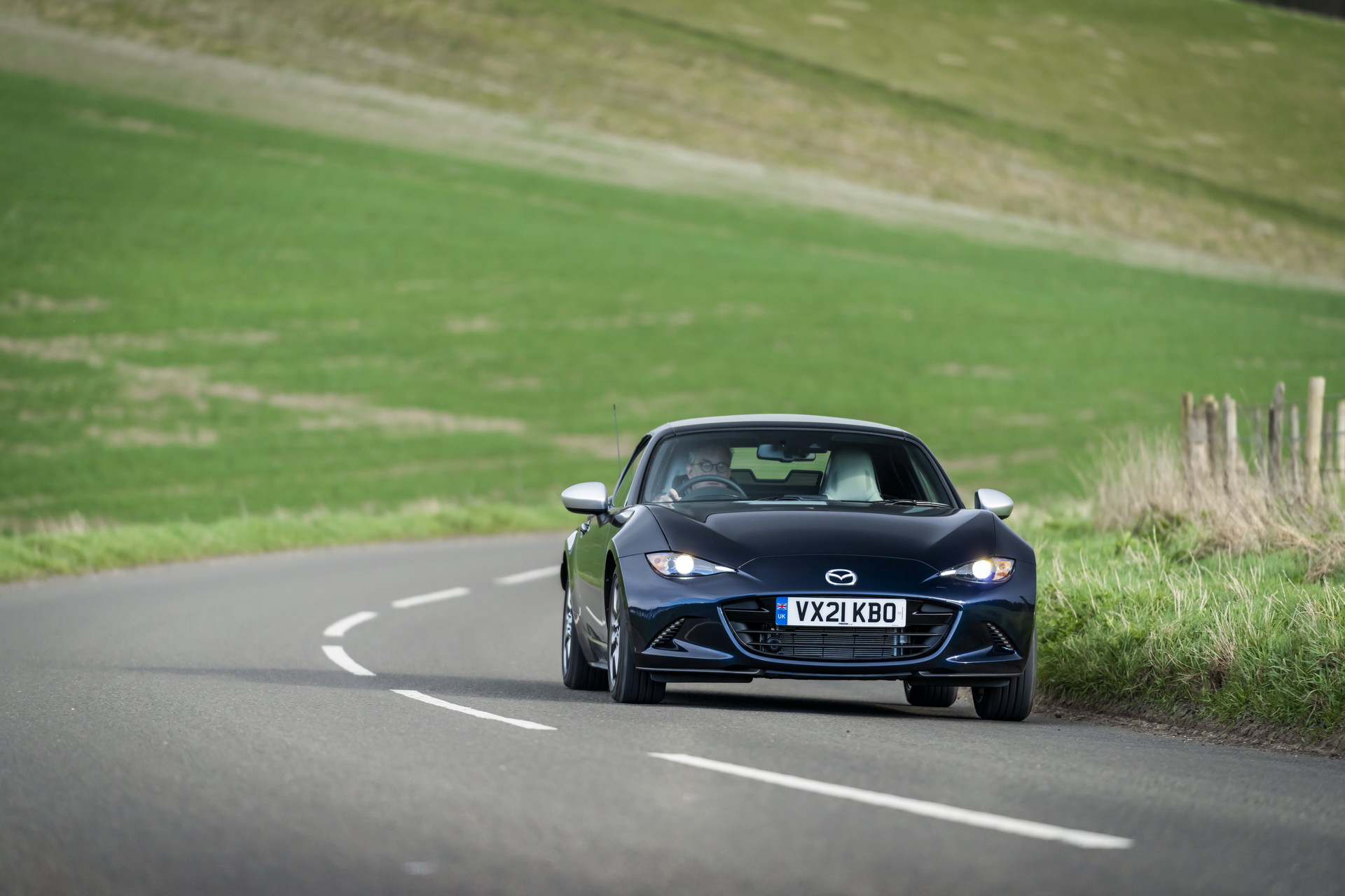 Download 2021 Mazda MX-5 Sport Venture - Front HD Wallpaper 1920x1280 #27