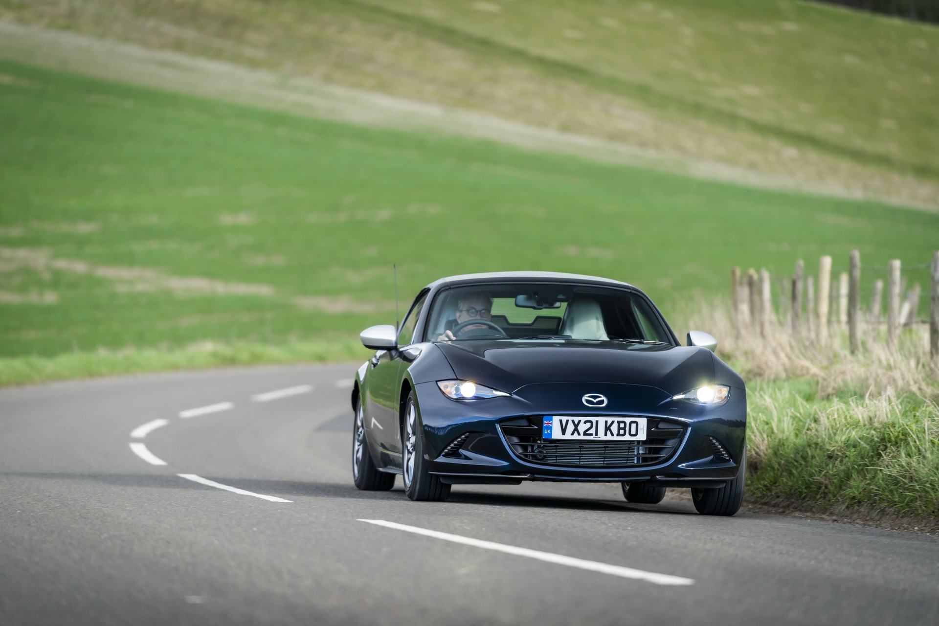 Download 2021 Mazda MX-5 Sport Venture - Front HD Wallpaper 1920x1280 #28